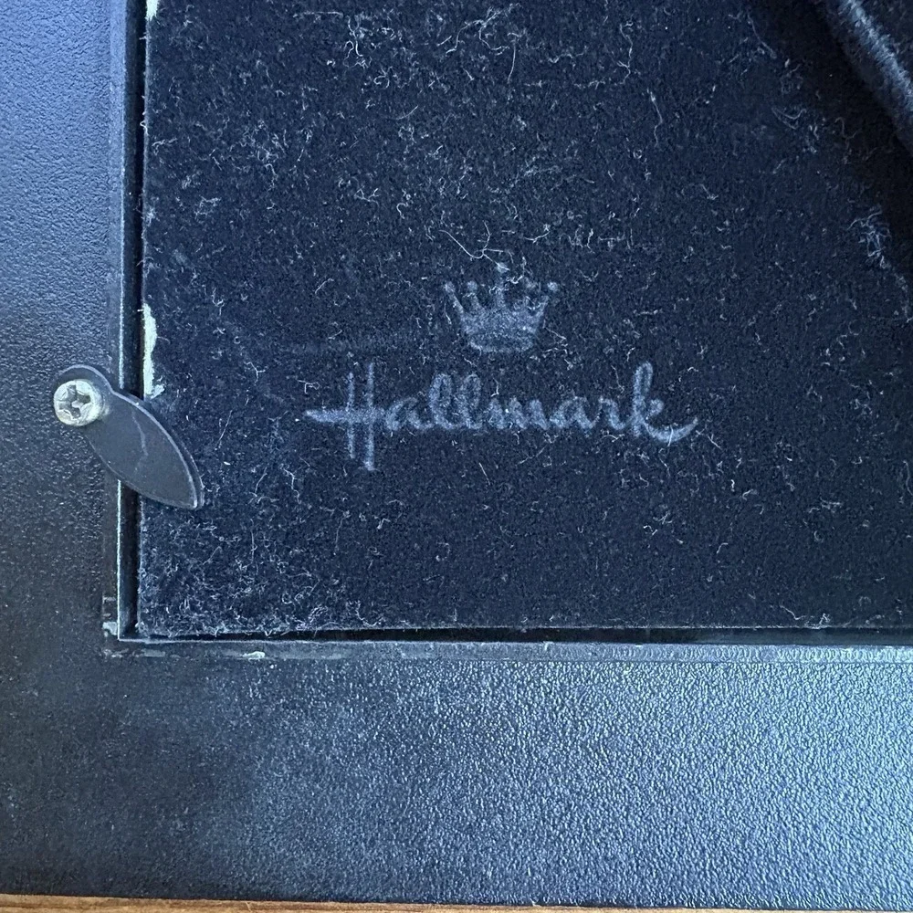 Hallmark Embossed Brass Tone Photo Frame Fruit‎ Grapevine Motif Vintage Heavy